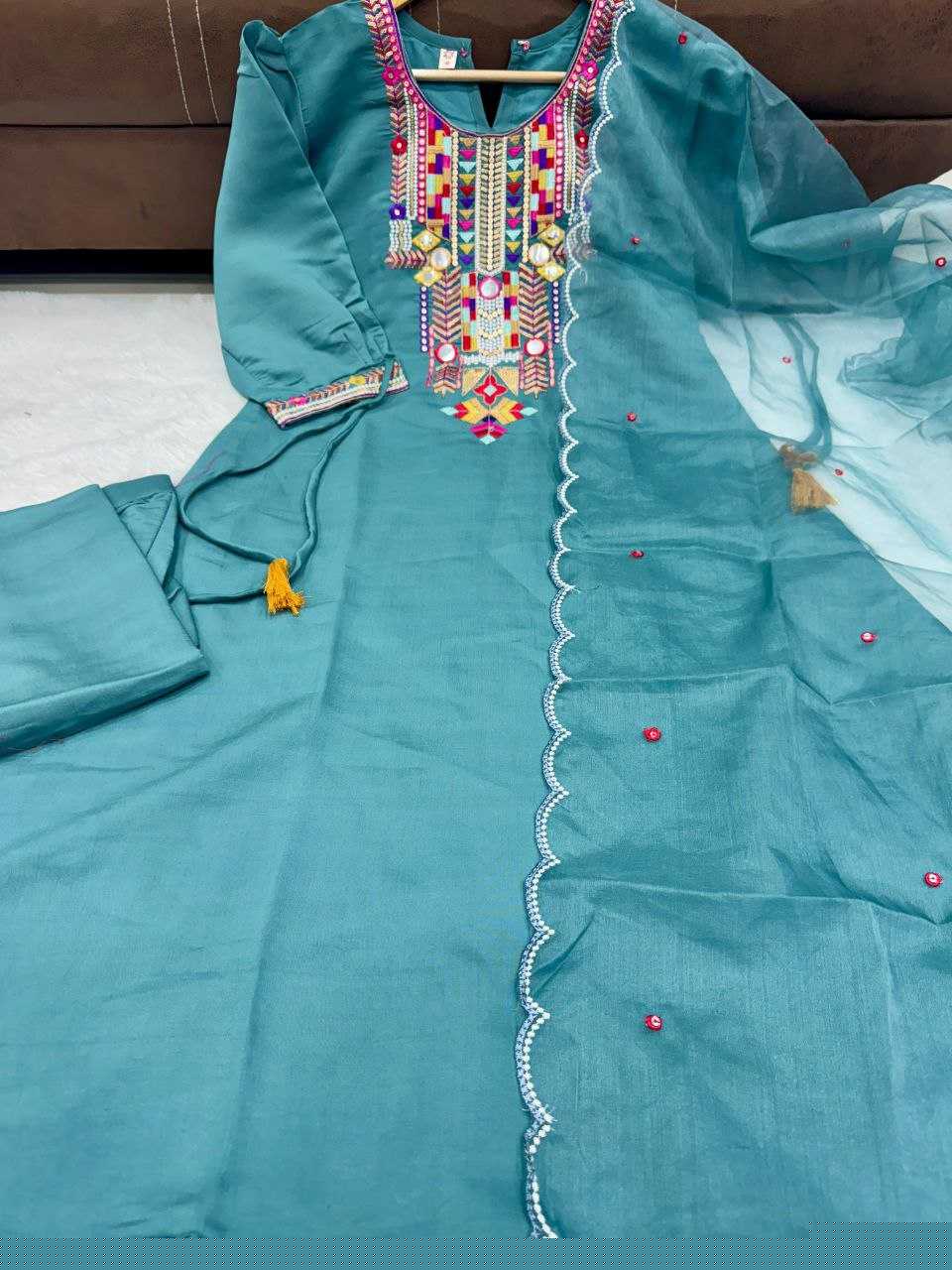 Chanderi Silk Kurti Bottom With Dupatta - MYLUXURY LANE ENTERPRISE